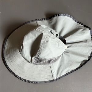 Sun Dry Kids Light Gray Sun Hat with Dark Trim